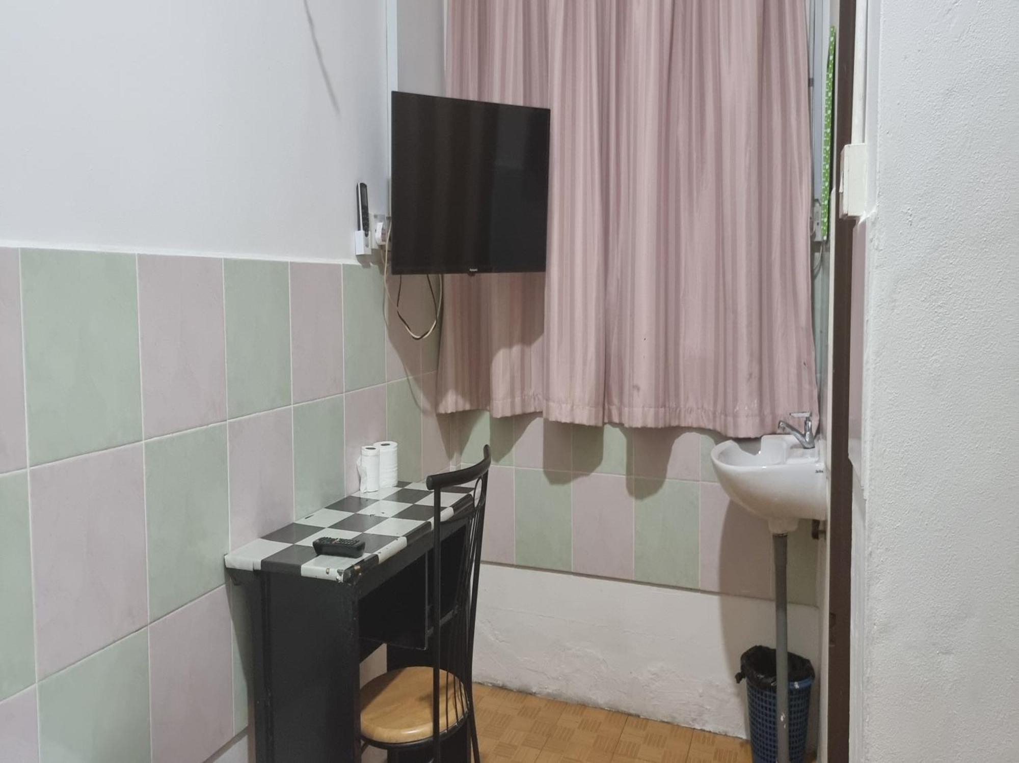 מירי Oyo 90972 Jj Homestay מראה חיצוני תמונה