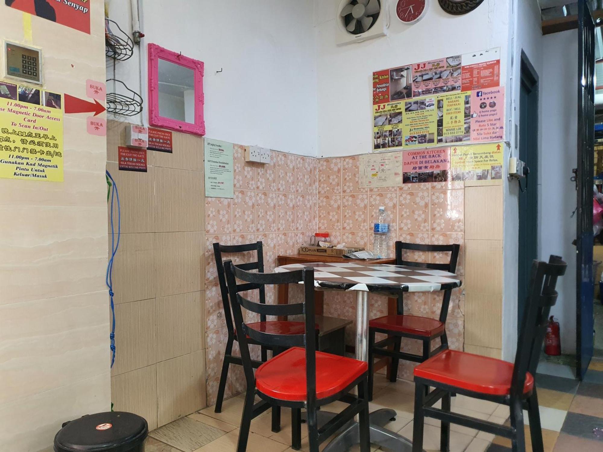 מירי Oyo 90972 Jj Homestay מראה חיצוני תמונה