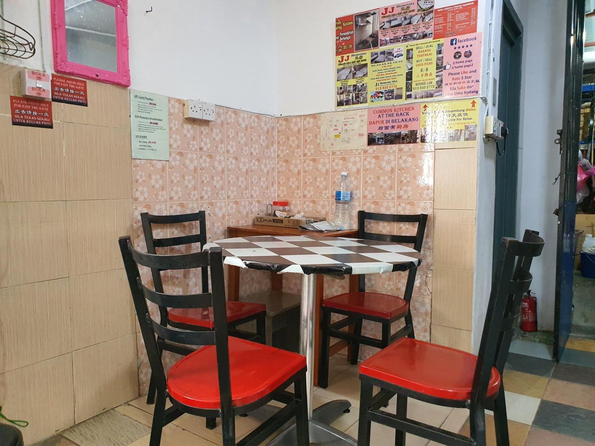 מירי Oyo 90972 Jj Homestay מראה חיצוני תמונה