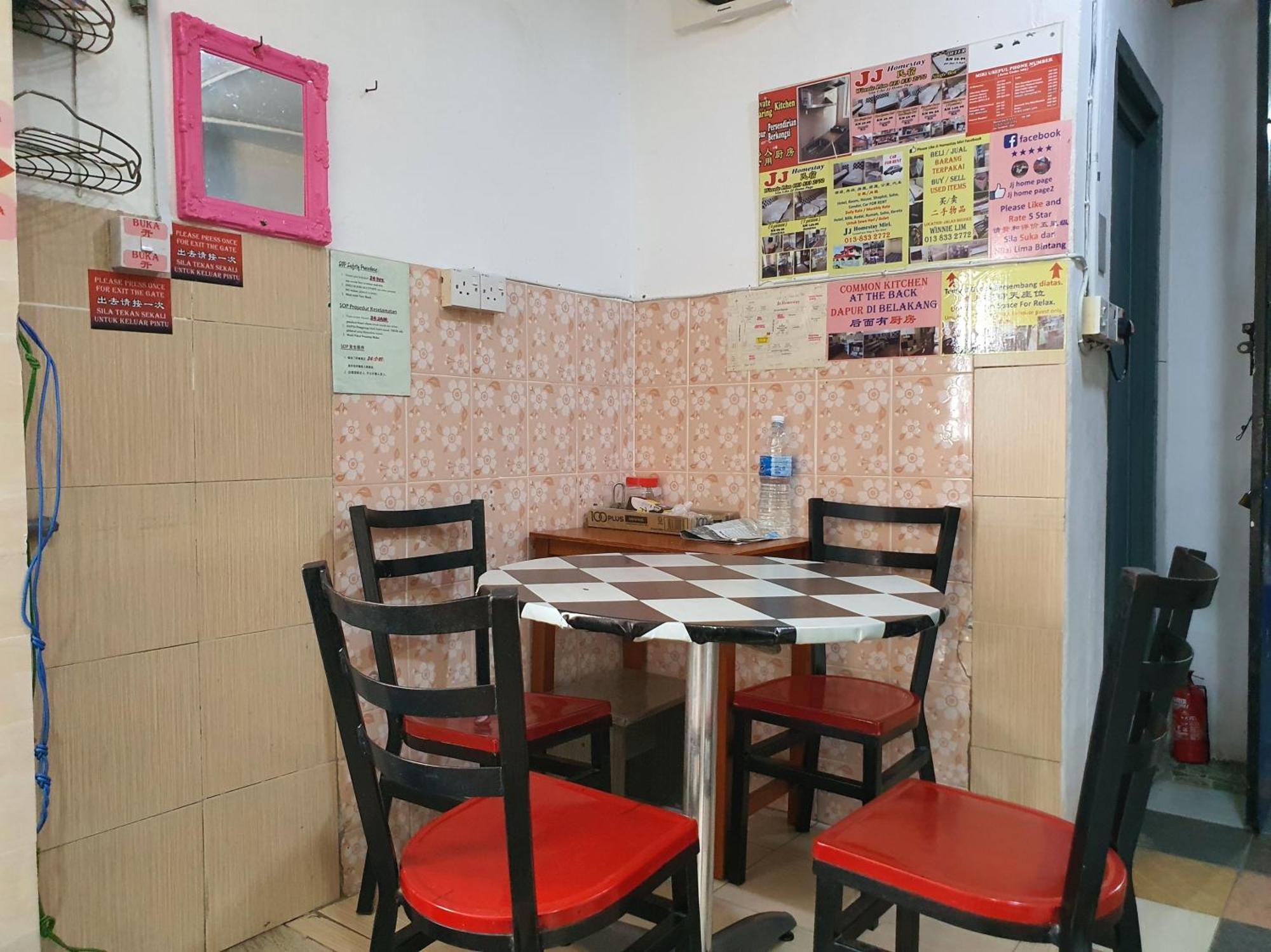 מירי Oyo 90972 Jj Homestay מראה חיצוני תמונה