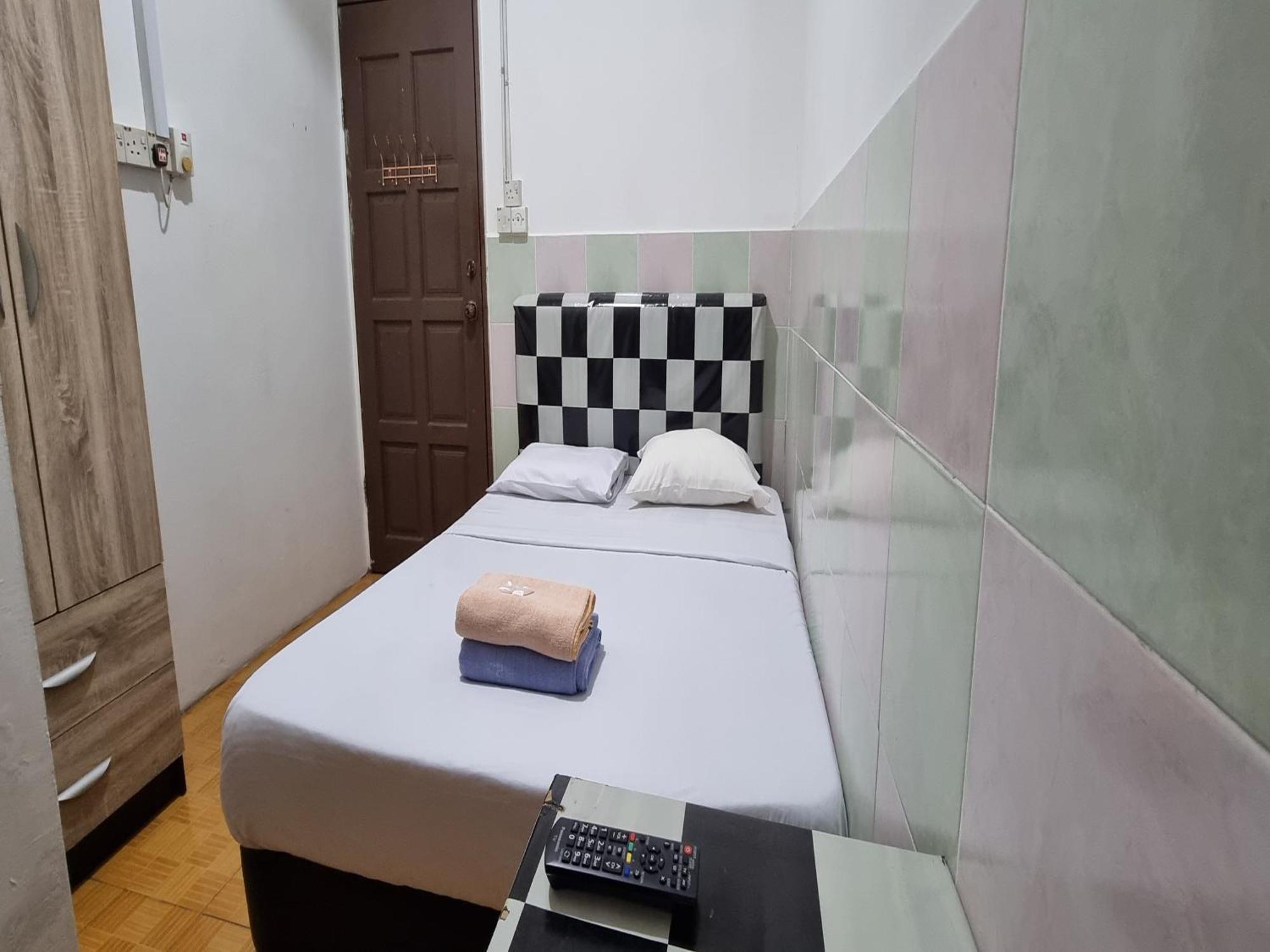 מירי Oyo 90972 Jj Homestay מראה חיצוני תמונה