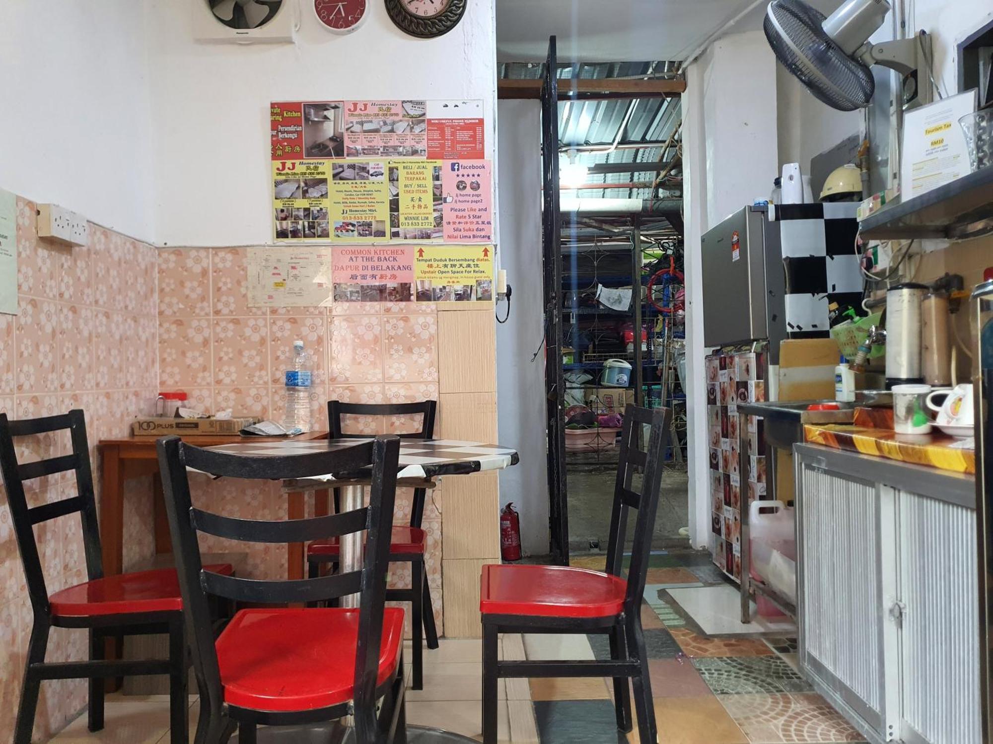 מירי Oyo 90972 Jj Homestay מראה חיצוני תמונה